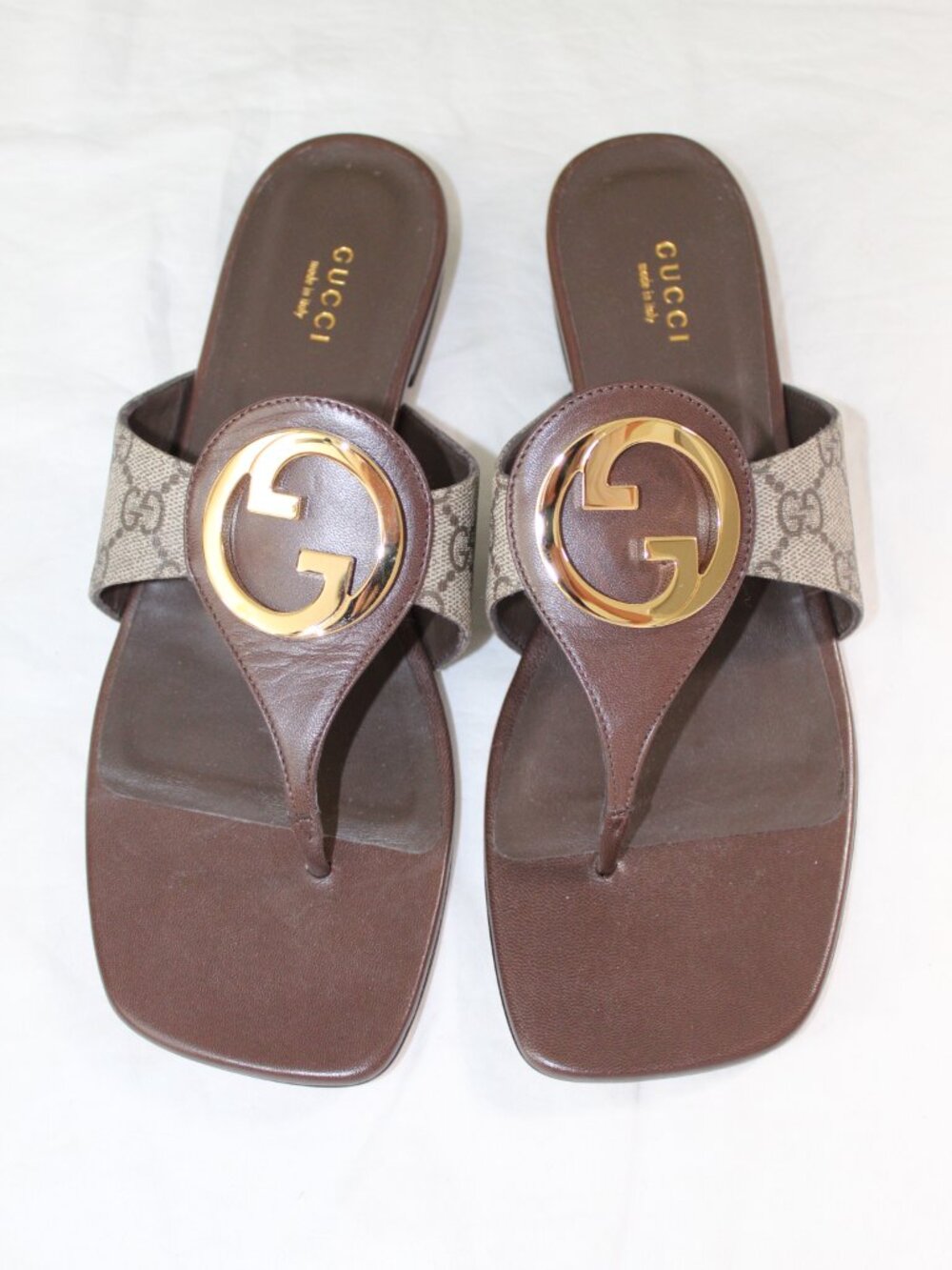 NWB Gucci Interlocking GG Supreme Slides Sandals Flats Thong 40.5 752669 - Picture 2 of 6